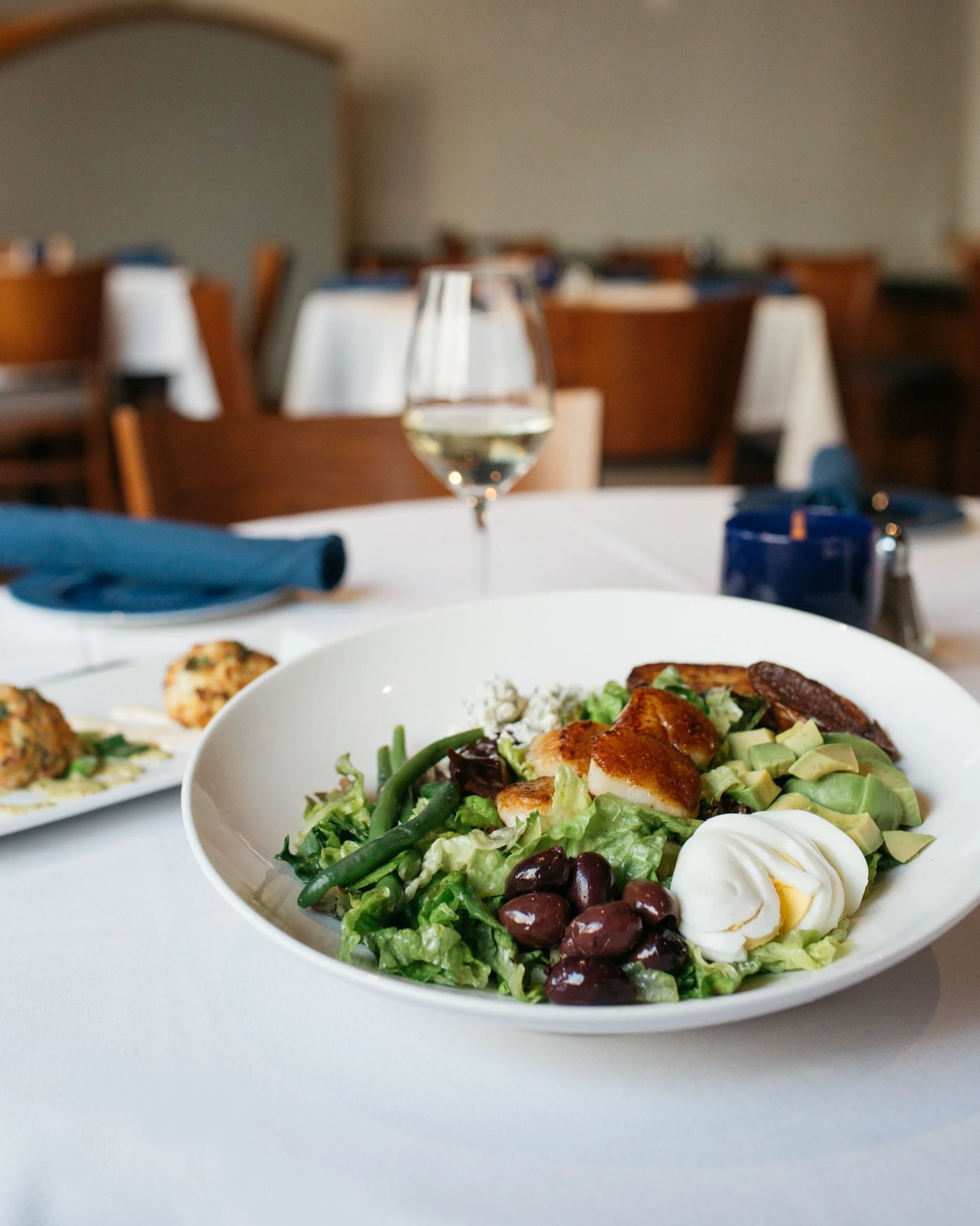 Leo's Seafood Restaurant & Bar Grand Rapids, Michigan