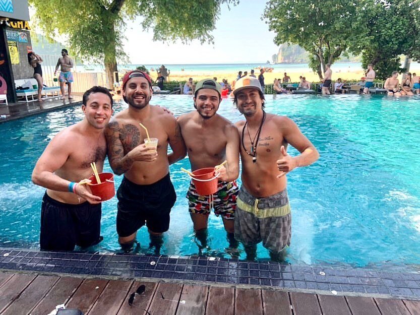 #fbf  Friday&rsquo;s are for da boys !🥳
#thailandtravel 
(Also those buckets are strong!! That&rsquo;s why I stuck to the small drinks lol. ) computer wallpaper in the background🙏🔥