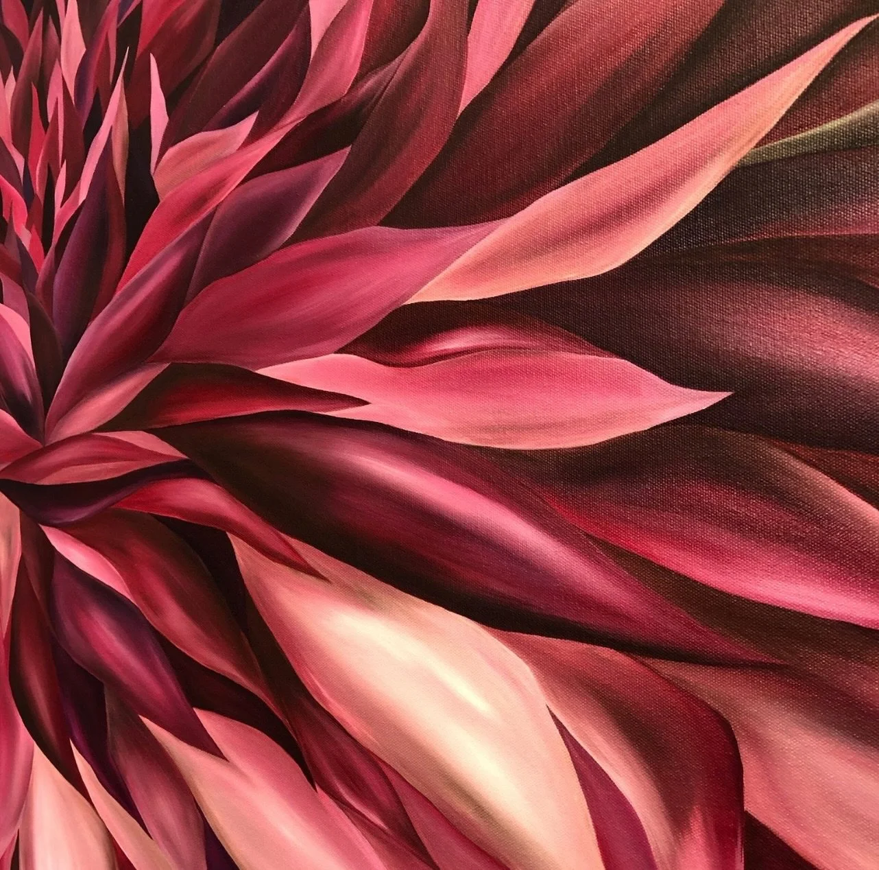 The deeper you look, the more it moves.

🖤

#sydneyartist #oilpainting #botanicalart #floralart #artinteriordesign