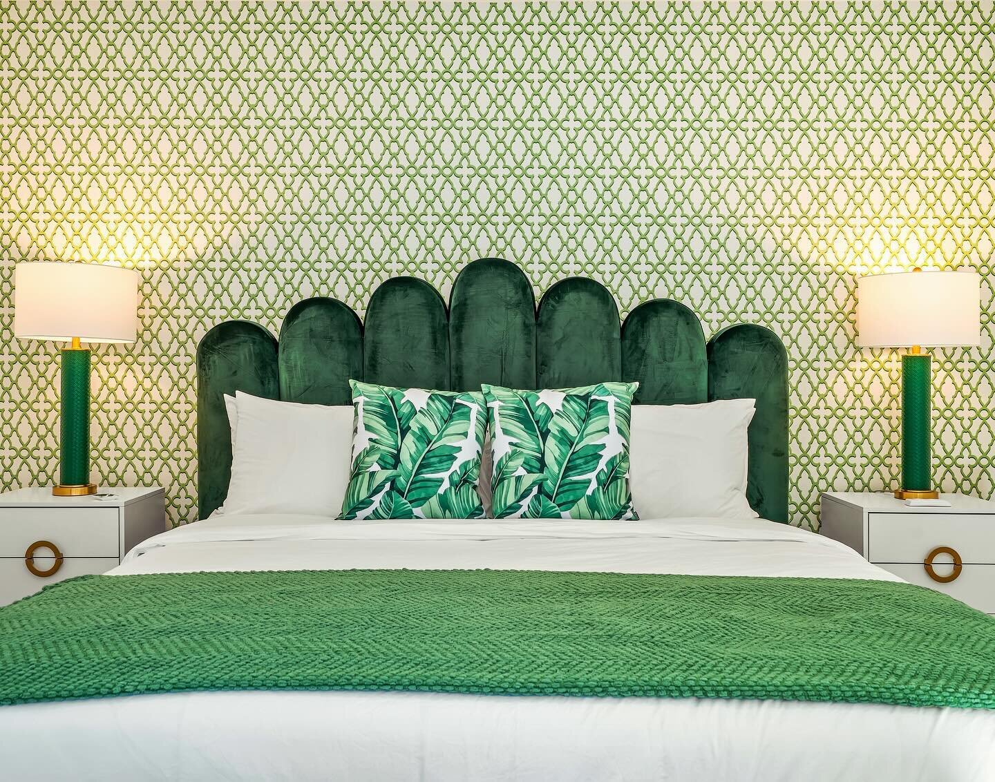 Happy St Patrick&rsquo;s Day from the very green master bedroom at our &lsquo;Rivera Gardens Glam&rsquo; interior design project. 🍀🍀🍀
See the rest at desertsociety.net 🙌🏼