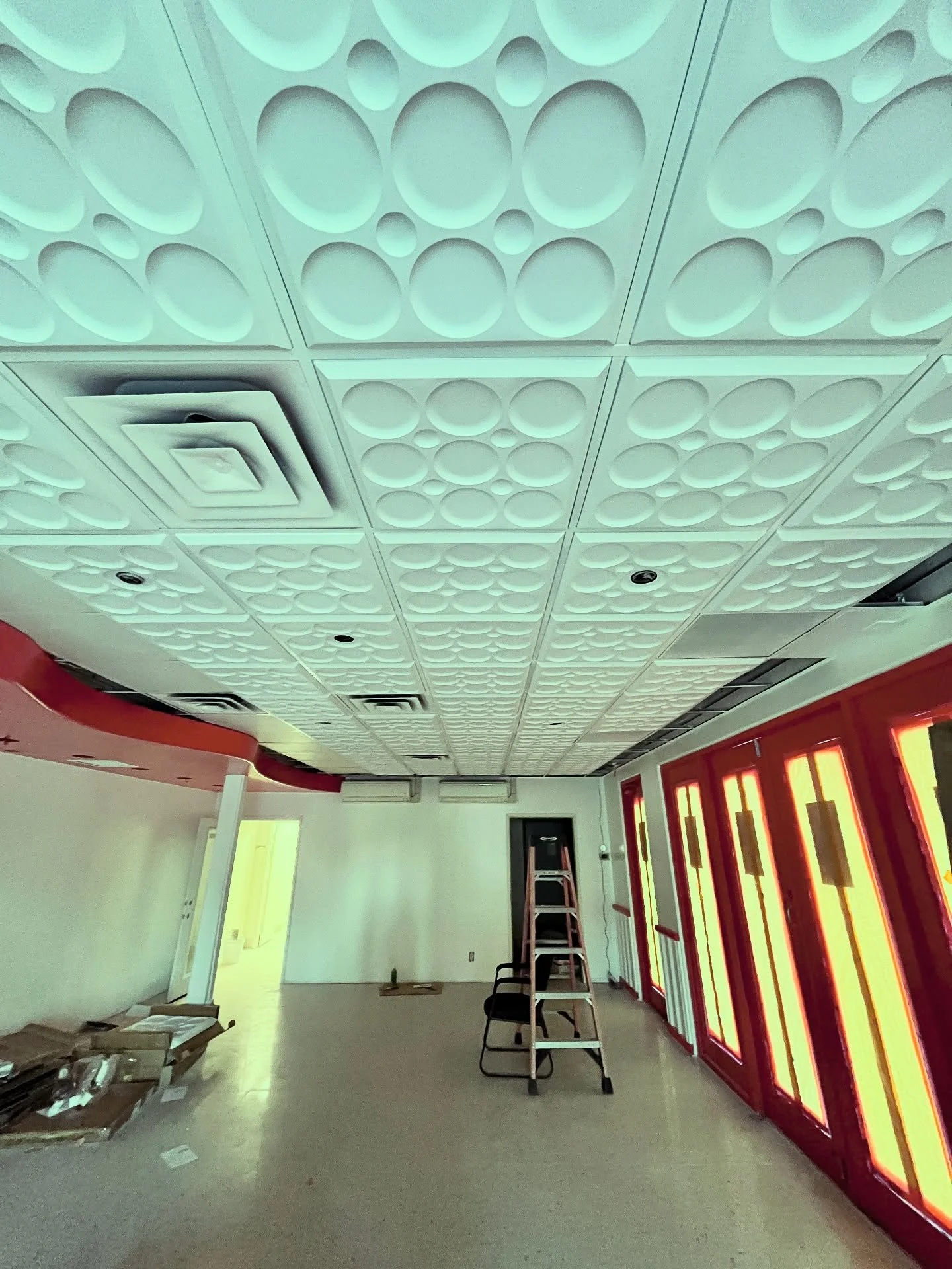 The gelato shop odyssey continues&hellip;
Maybe even with vibes of &ldquo;2001: A Space Odyssey&rdquo; with that eye-catching ceiling. 👁️
The brief was fun and funky in a retro inspired way and we are delivering on that and more with our interior de