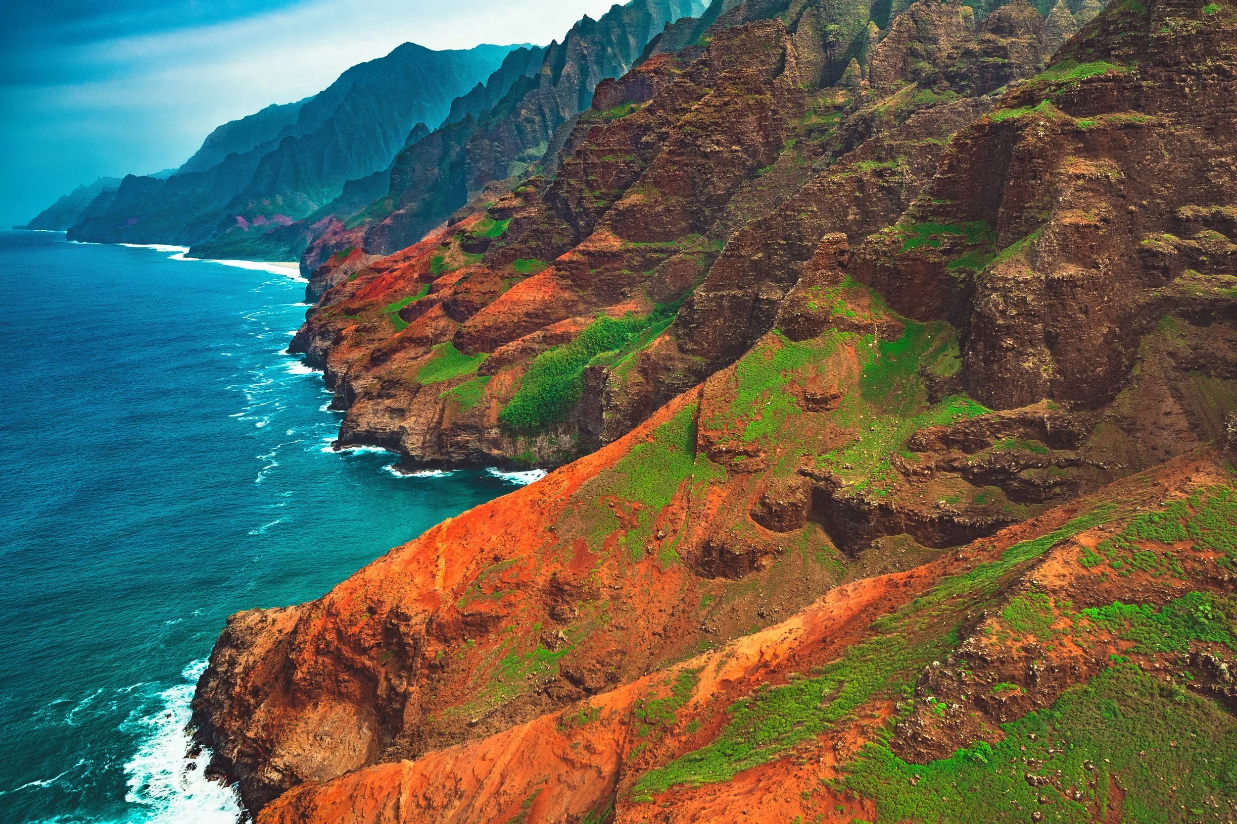 Why Travelers Choose Experiences Over Resorts — And Why a Kauai Helicopter Tour Is the Ultimate Adventure