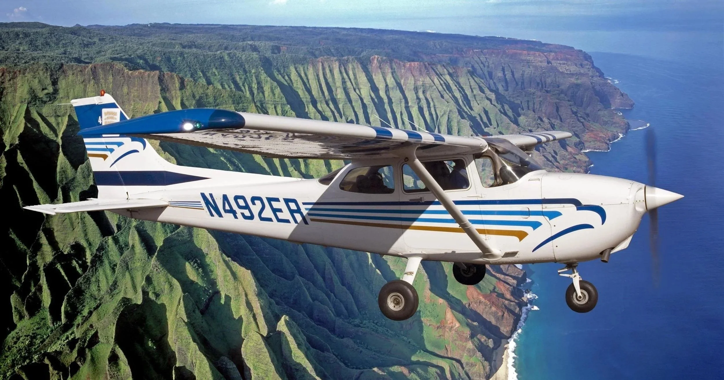 Kauai Helicopter Tour Alternative: Wings Over Kauai Cessna vs AirVan Air Tour Comparison