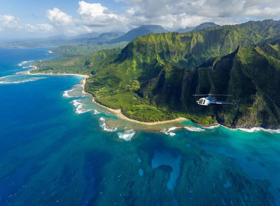 Kauai Helicopter Tours Comparison: Ohana Kauai vs. Mauna Loa Private Tour – Which Scenic Flight Is Right for You?