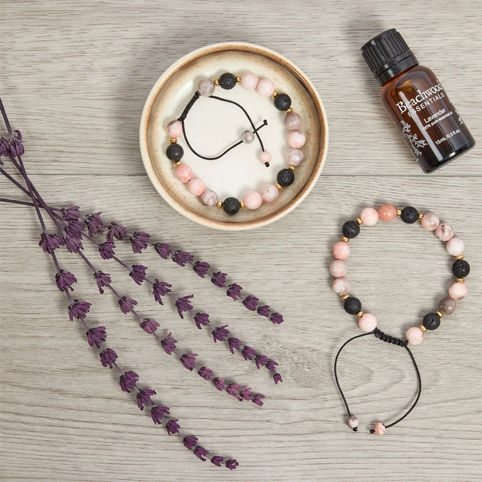 BEACHWOOD_ESSENTIALS_Aromatherapy-Bracelet_website_KBP_7_6ca1ff3b-5359-4d44-af0a-4a7030a1fb7a.webp