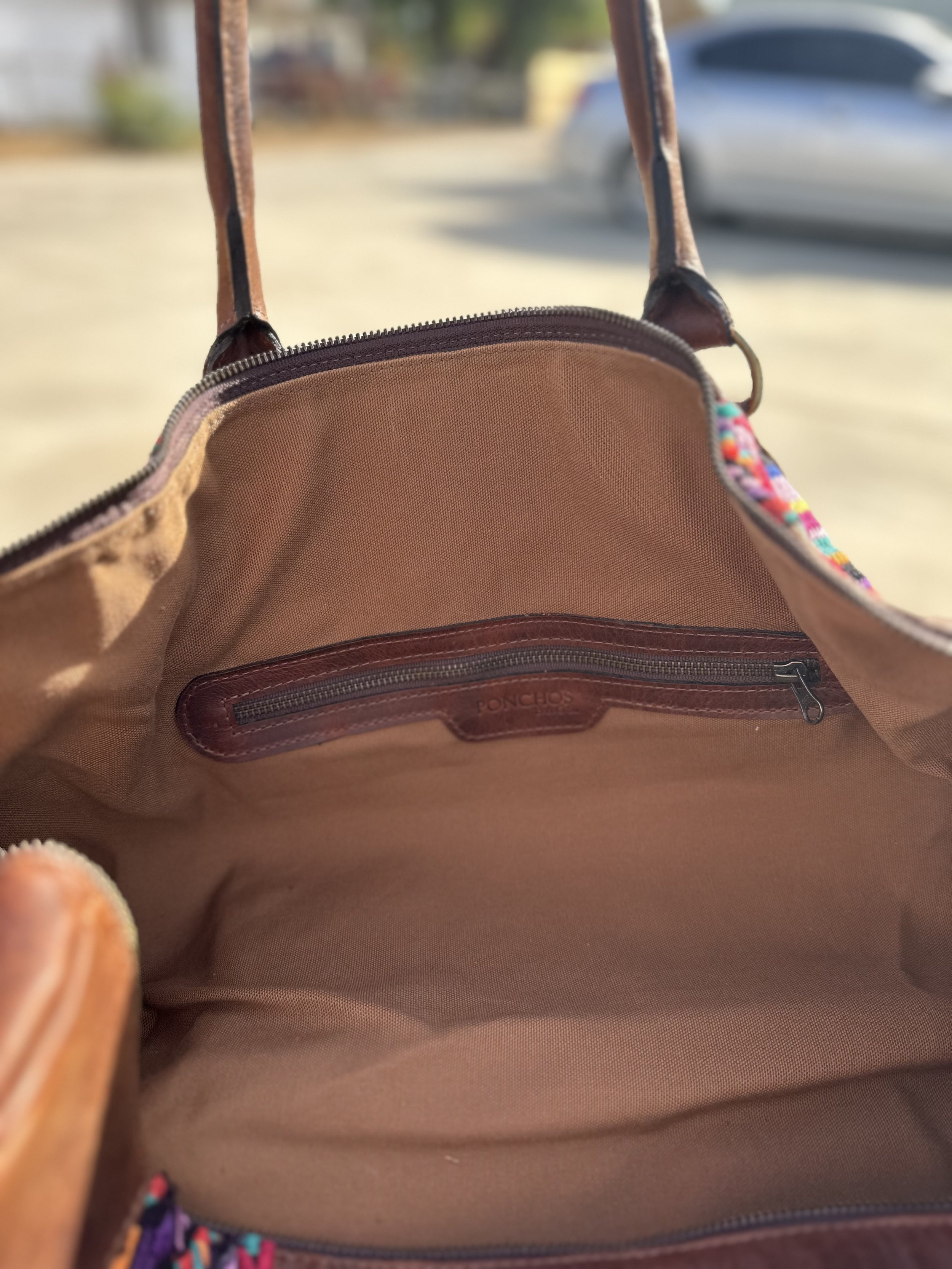 BagMaletín_RojadoLight_InsideZipper.jpg