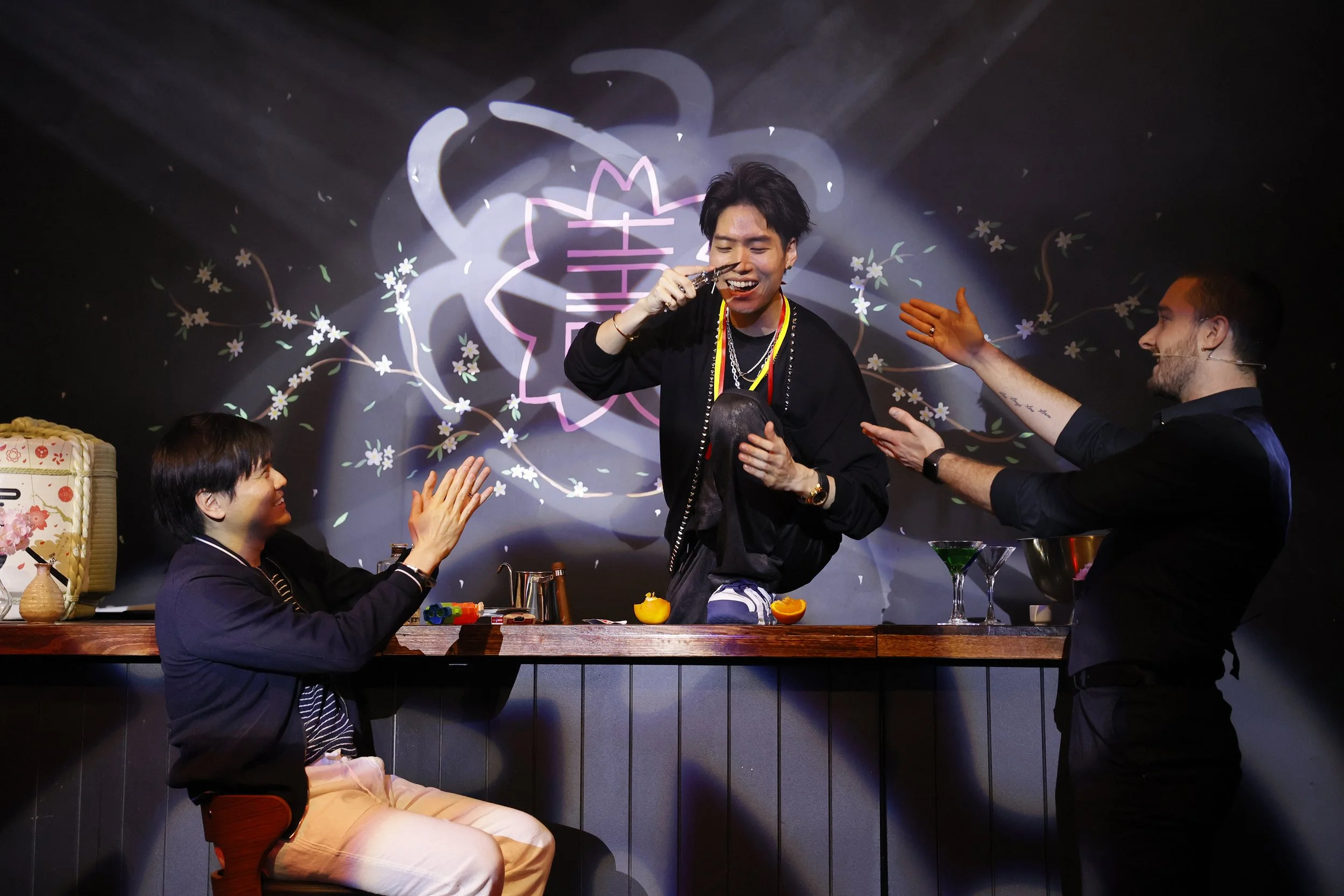 Copy of MAHO MAGIC BAR photo Jeff Busby_380.JPG