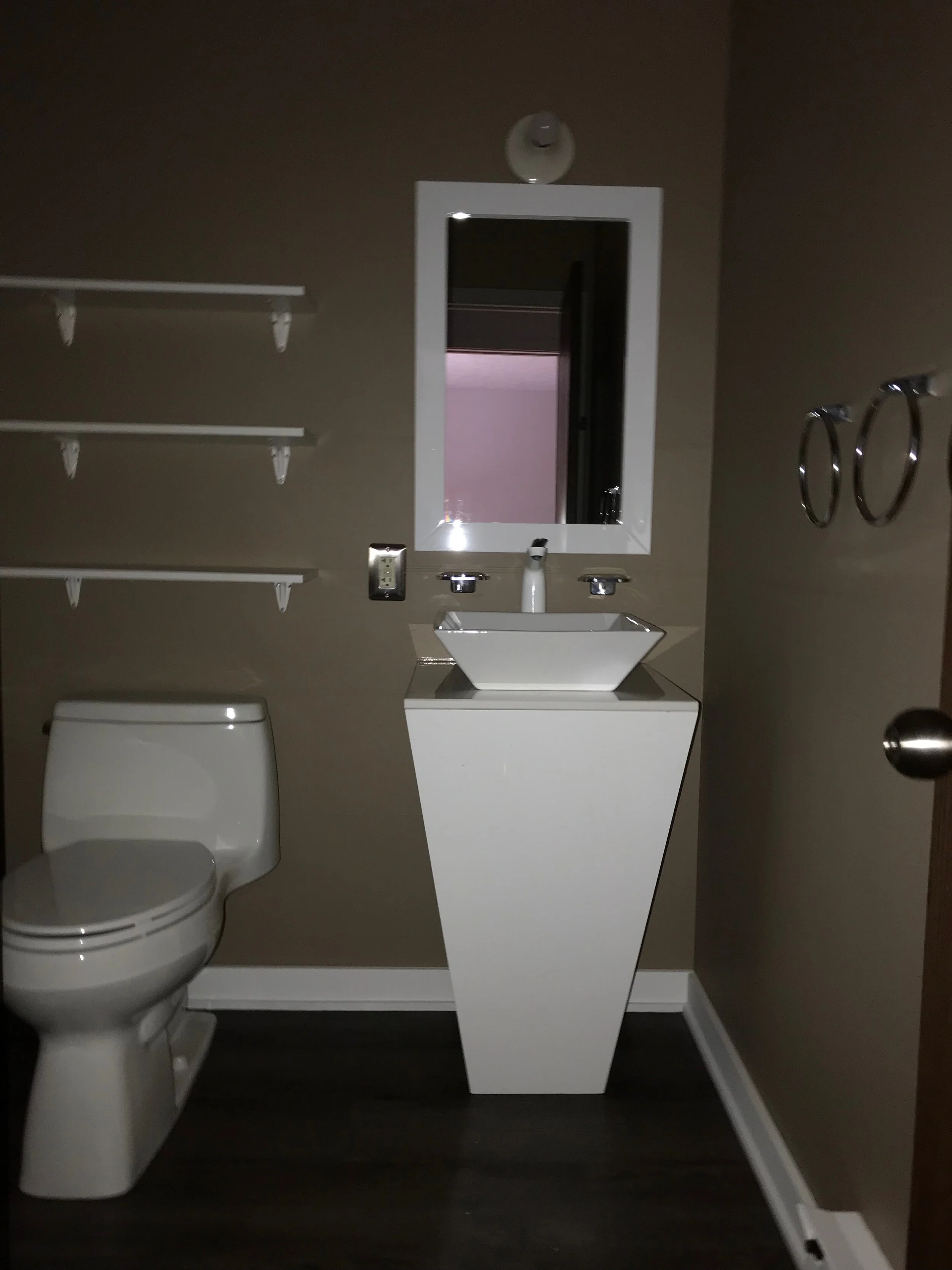 bathroom 1.jpeg