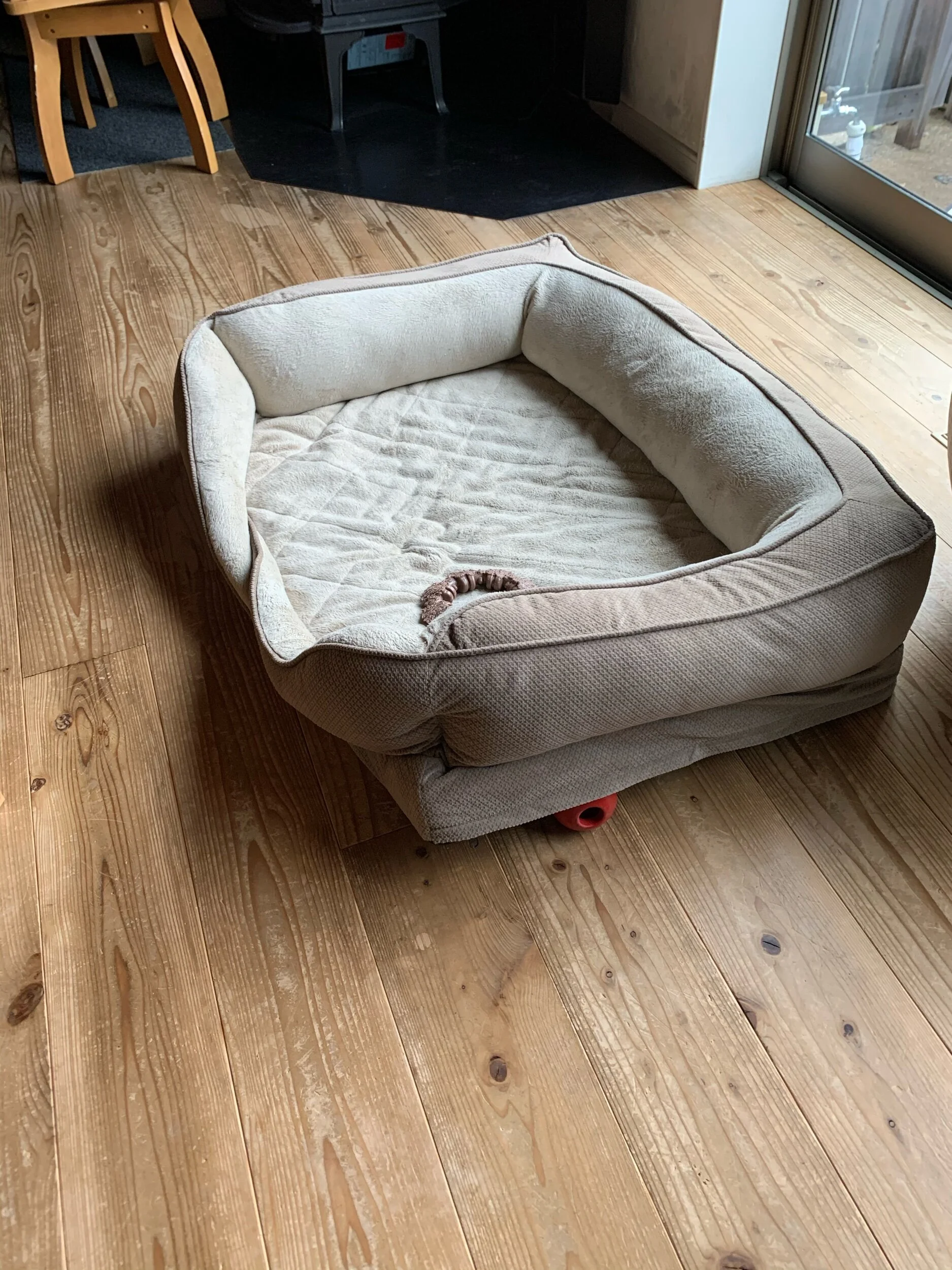 I can smell you!ドアの外からもう臭いしてるよ!