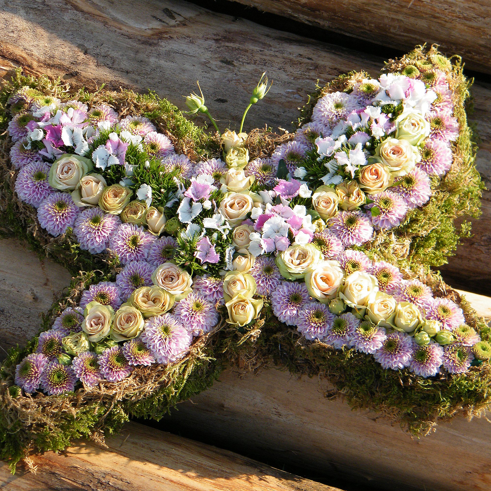 De Kracht van Bloemen- bloemen bij overlijden- speciale vormen 1b.jpg