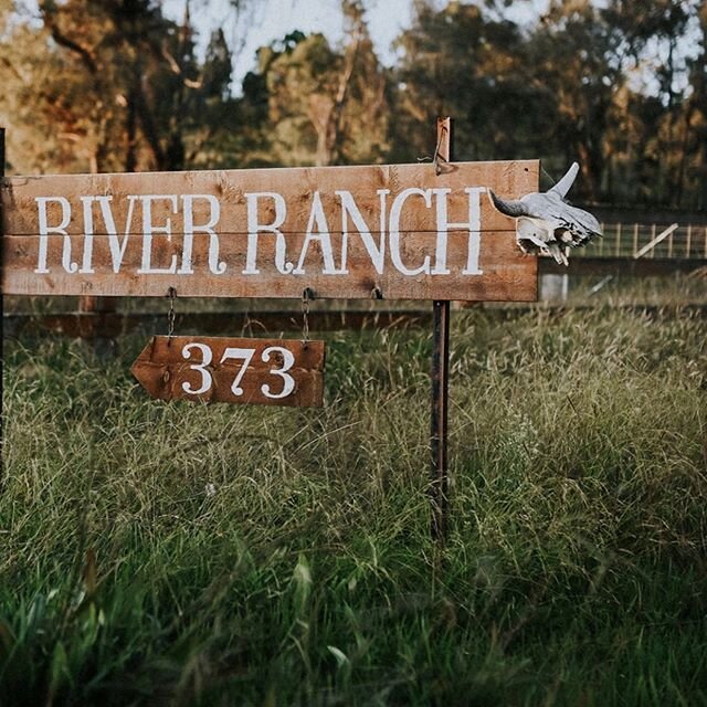 River Ranch awaits. Quietly. Shy. At the top of its hill, dressed in old wares, faded timbers, ageing brasses and surrounded by rugged land. It waits for its guests. ⠀
It waits to reveals itself to only those present enough notice... To notice the si