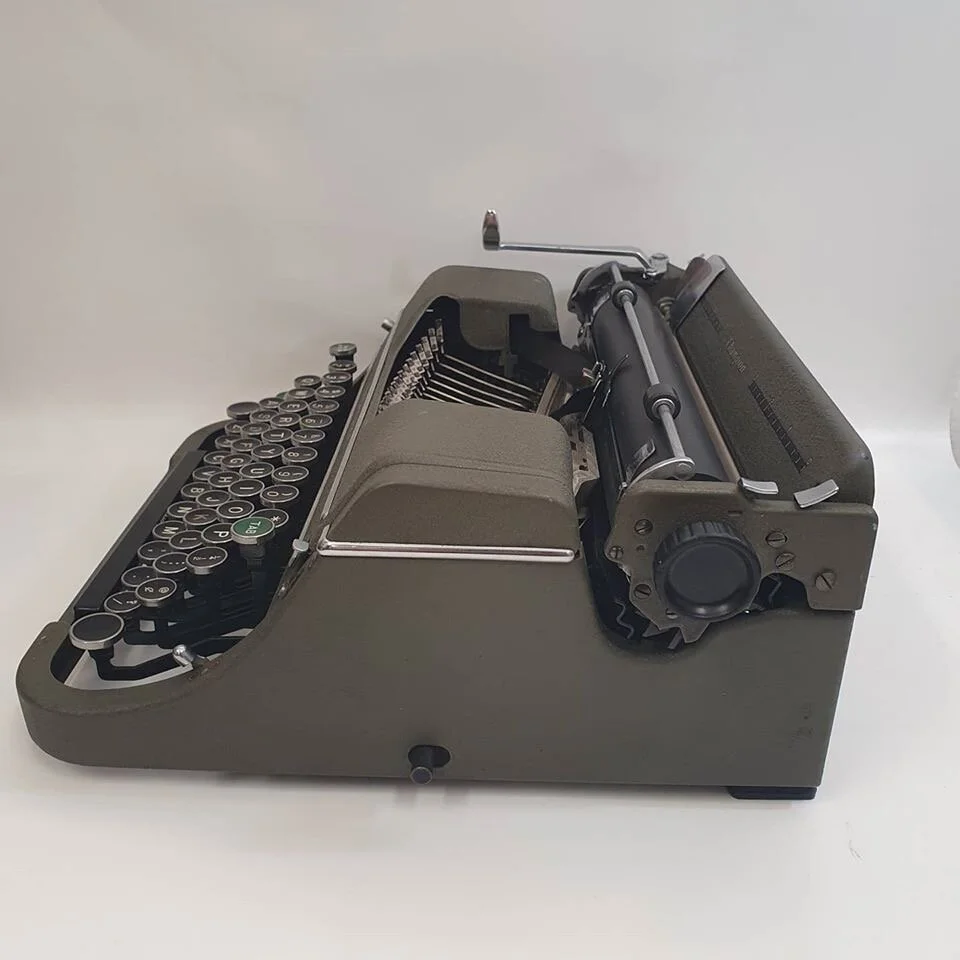 02EFD23F-C2D8-4165-8DA2-E078A5D9024A