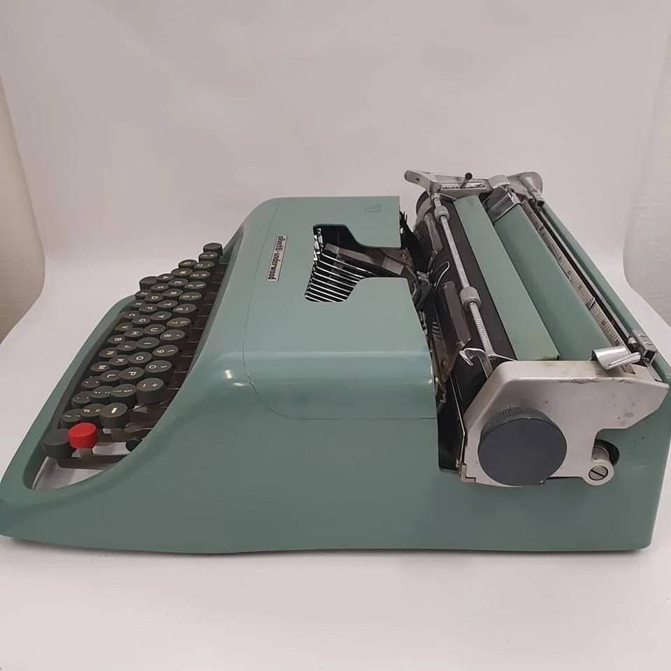 9D0519FF-1047-4B63-9843-70728D14E8F4