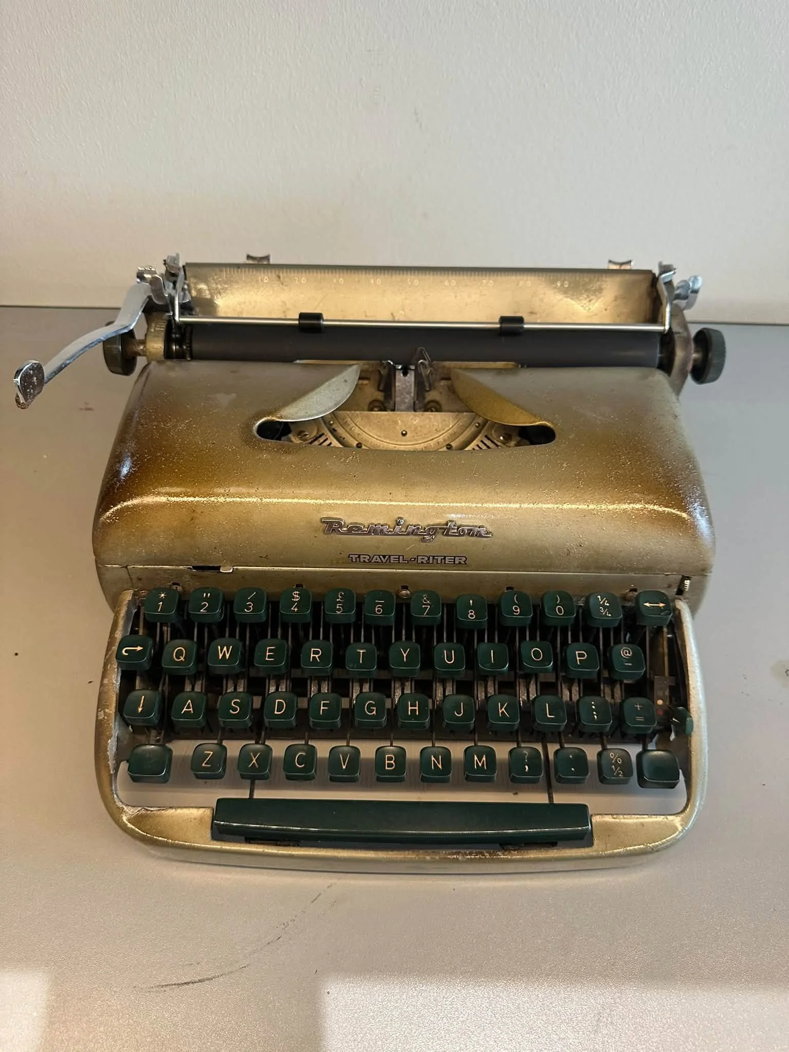 Vintage Remington Travel-Riter Typewriter