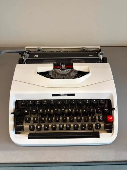 Royal 204 Typewriter ( Japan)