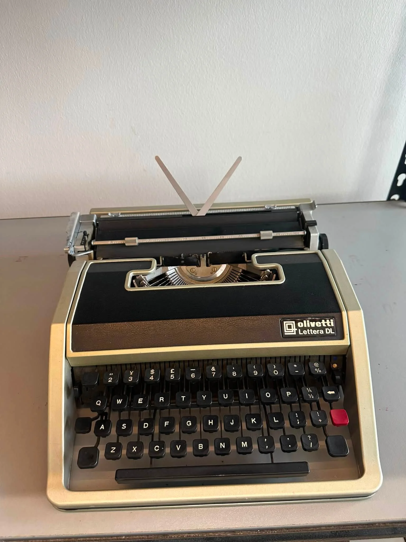 Olivetti Lettera 33 Typewriter Godfather ( Spain)