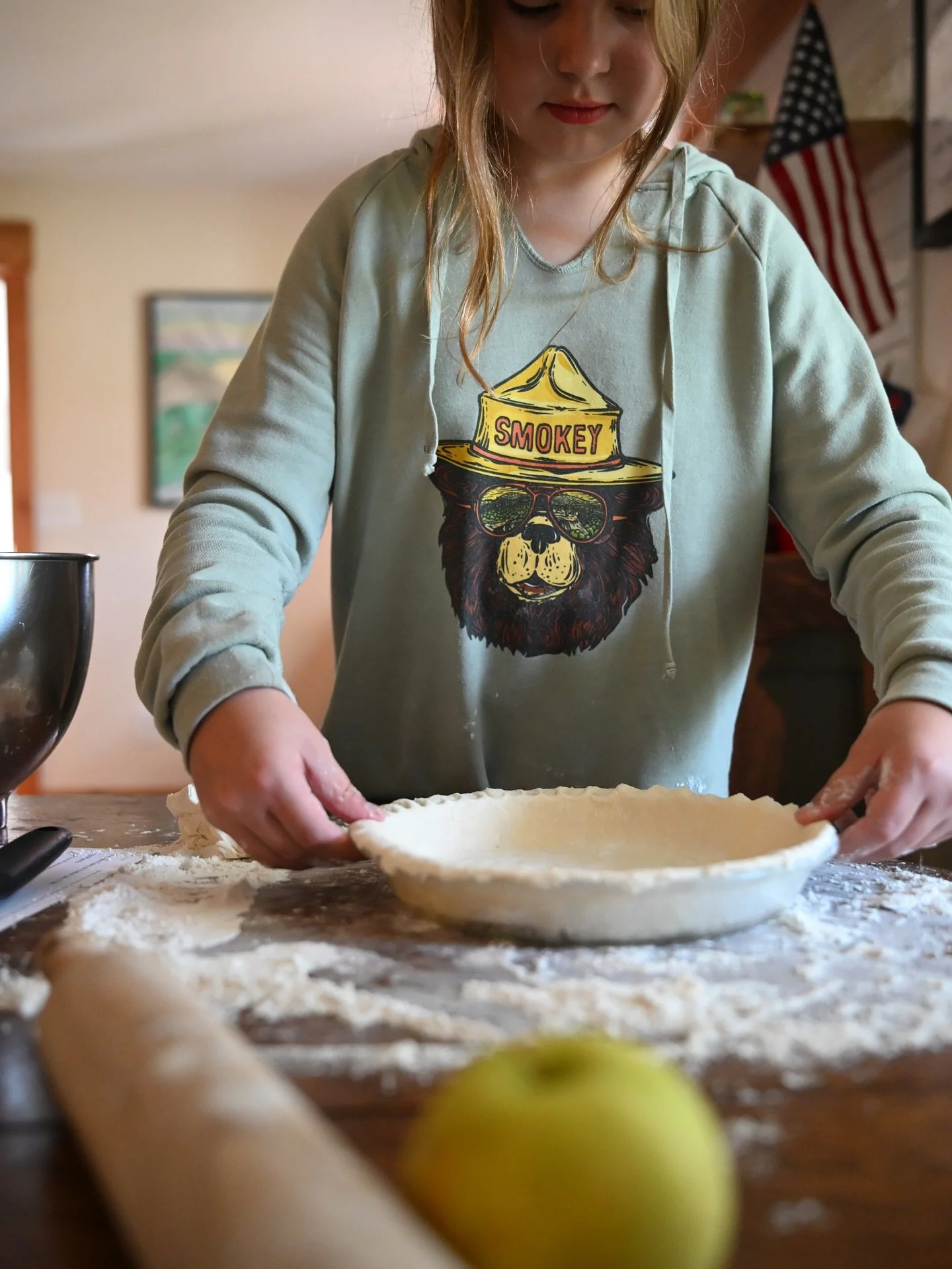 ⦿ how sweet she is 🍏 @hiddenhillsorchard 
⌂ works willingly with her hands ❤️ proverbs 31