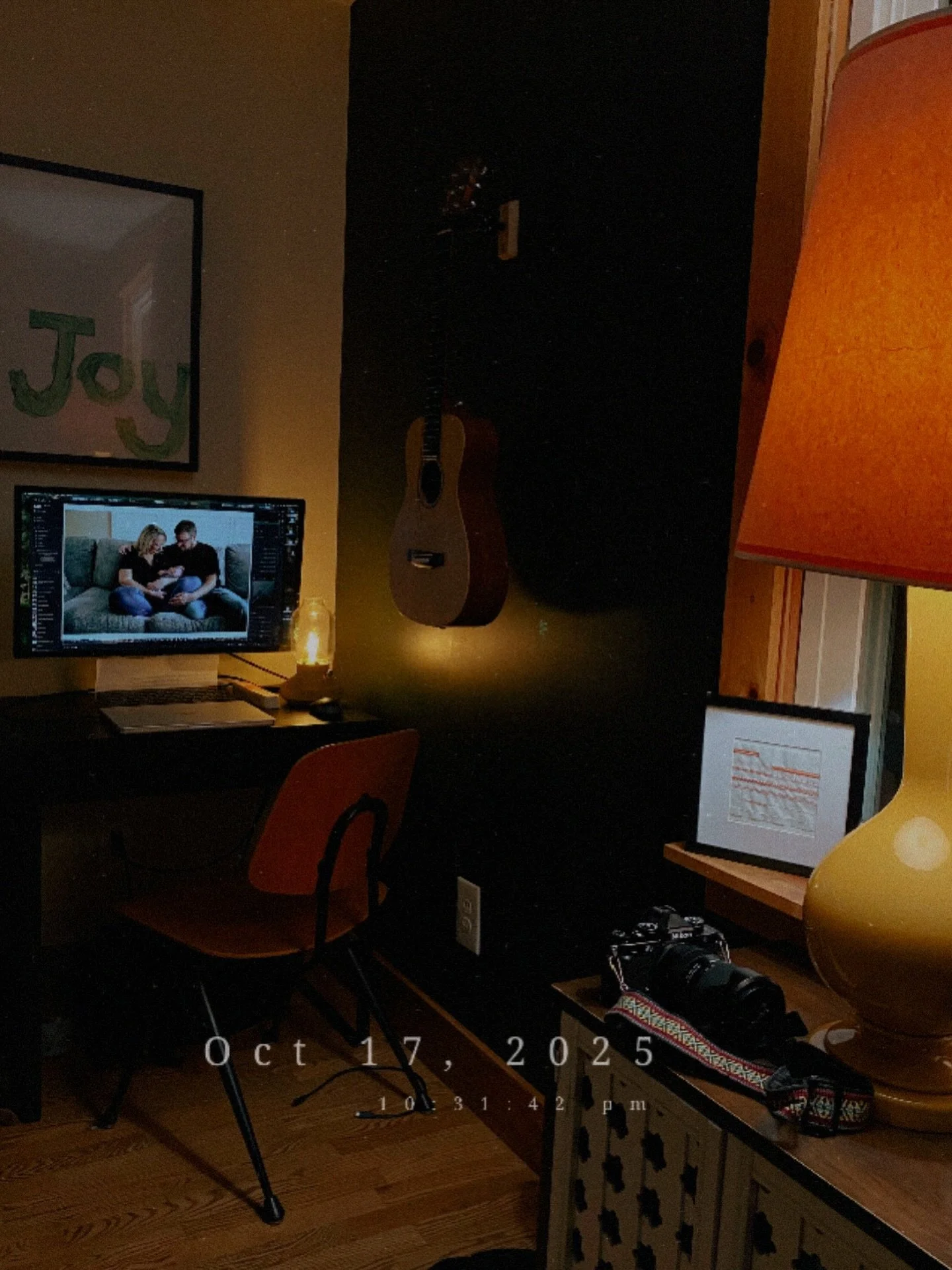 ⚭ warm friday eve in my little corner of home surrounded by so many little things reminding of family and all the faithful ways they live(d) life well + inspire so much that i keep a bit of them close by&hellip;the lamp, the lamp stand, the magazine 