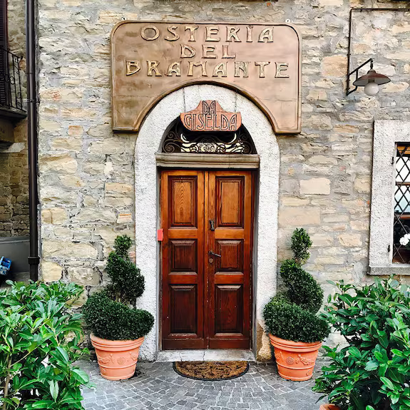 The Square at the Centre of Everything: Albergo del Bramante, Roccaverano