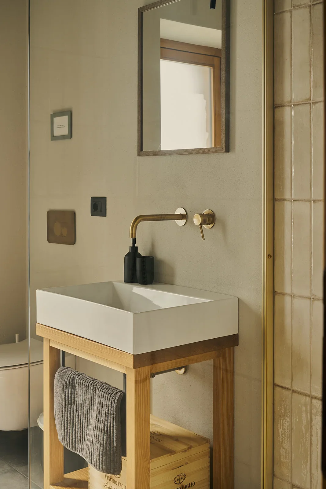 Villa_Asti_Piemonte_Pool-toilet-2.webp