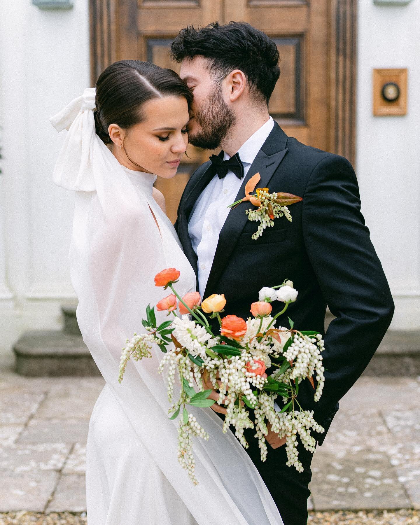 Back after a little Instagram break, and sharing another stunning image from our shoot back in March ✨ 
There&rsquo;s lots going on here behind the scenes, from decorating and furnishing the new studio to planning for upcoming weddings and @strawbhil