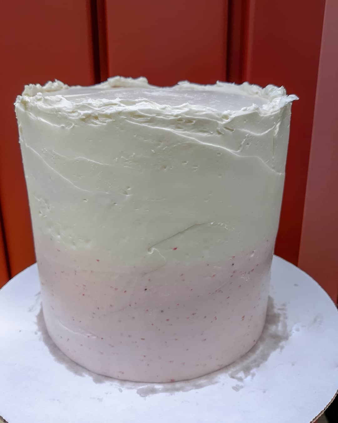 I love working with clients to make their perfect cake, and this one was really fun.
A neapolitan cake with strawberry buttercream and blueberry jam filling. 
Swipe to see those layers!