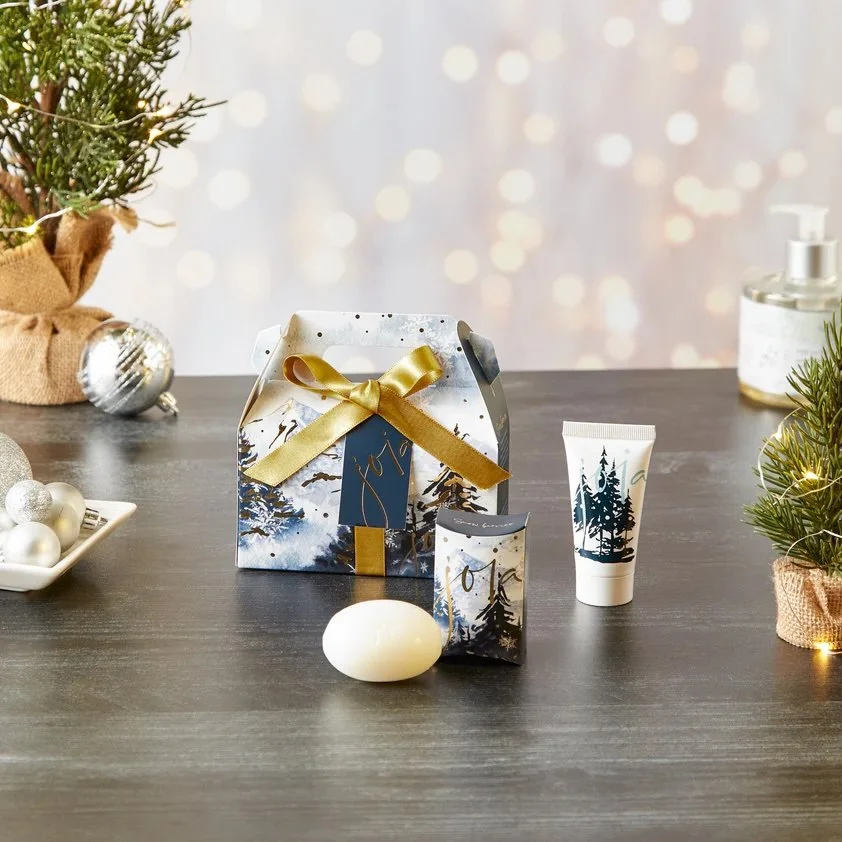 Joia Gift Set Snow Berries2.jpeg