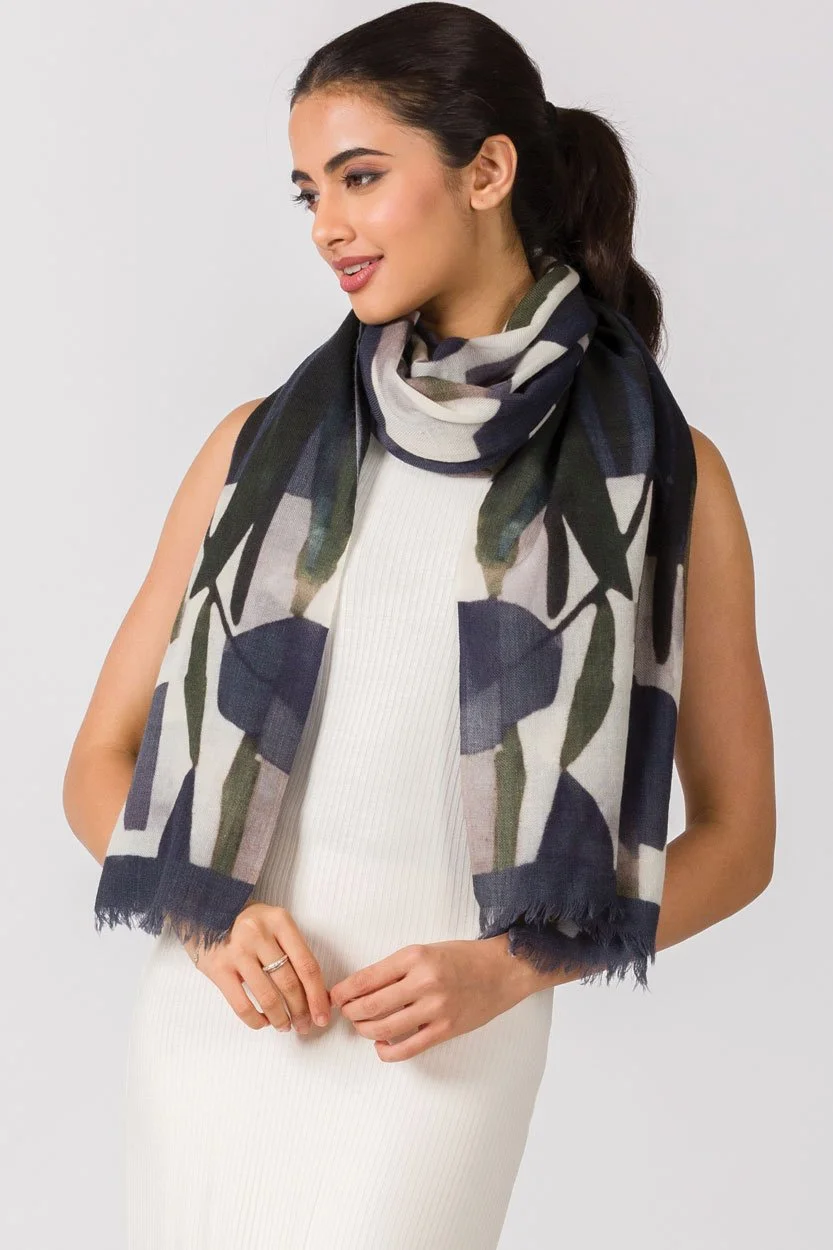 Navita Shawl Silver Black2.jpeg