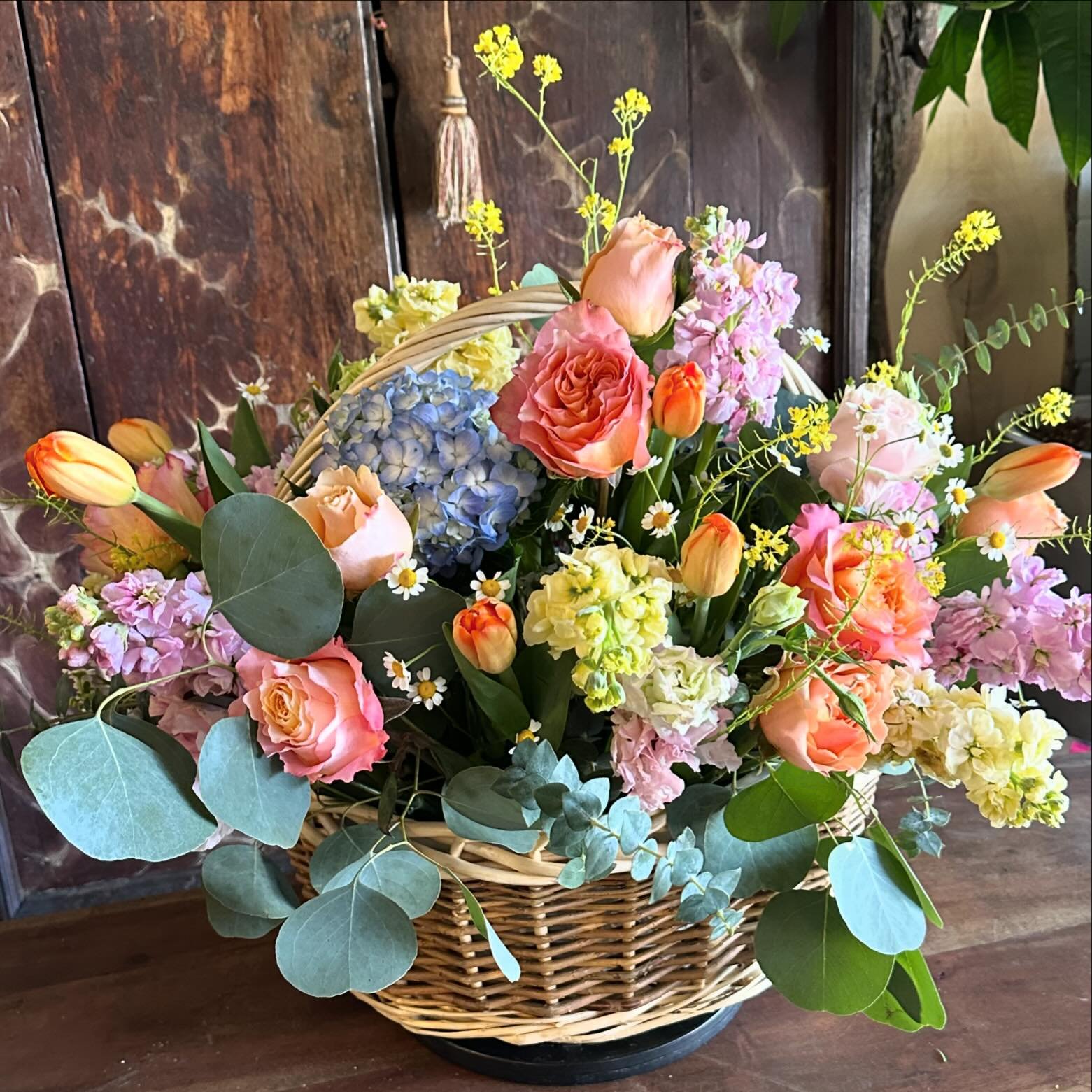 Spring Extravagant basket by #brierrosedesign