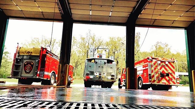 Live-In members took advantage of the nice weather to clean the bays and apparatus. Visit our website today and see if you would be a good fit for our live-in program. #littlerockarkansas #volunteerfiredepartment #liveinprogram #firefighters #ems #en