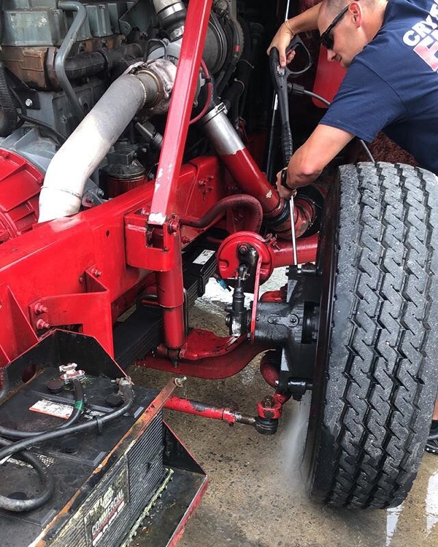 Just as important as the outside of the apparatus looking good, is the inside. Cleaning of the motor and undercarriage compartments cuts down on wear and tear. It also helps to detect problems faster.  #cleaningapparatus #fireengine #piercefireappara