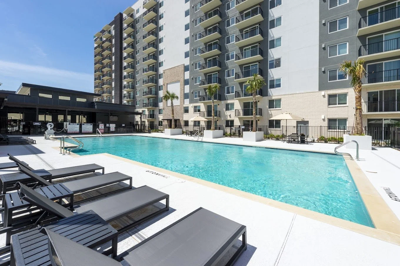 Pool.jpg
