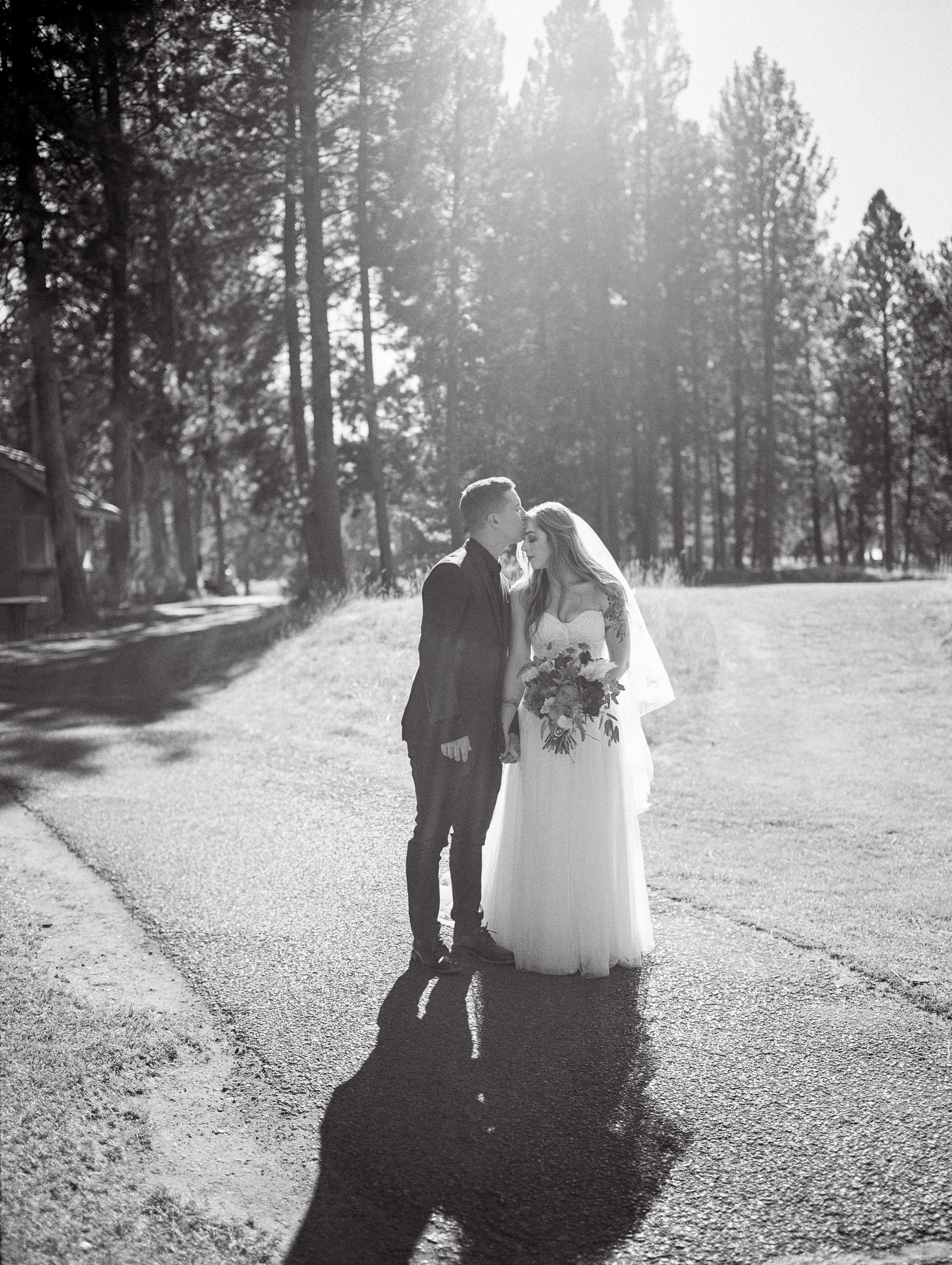 White Aspen Creative at Widgi Creek Golf Club, Bend, Oregon Wedding - Mare and Evan