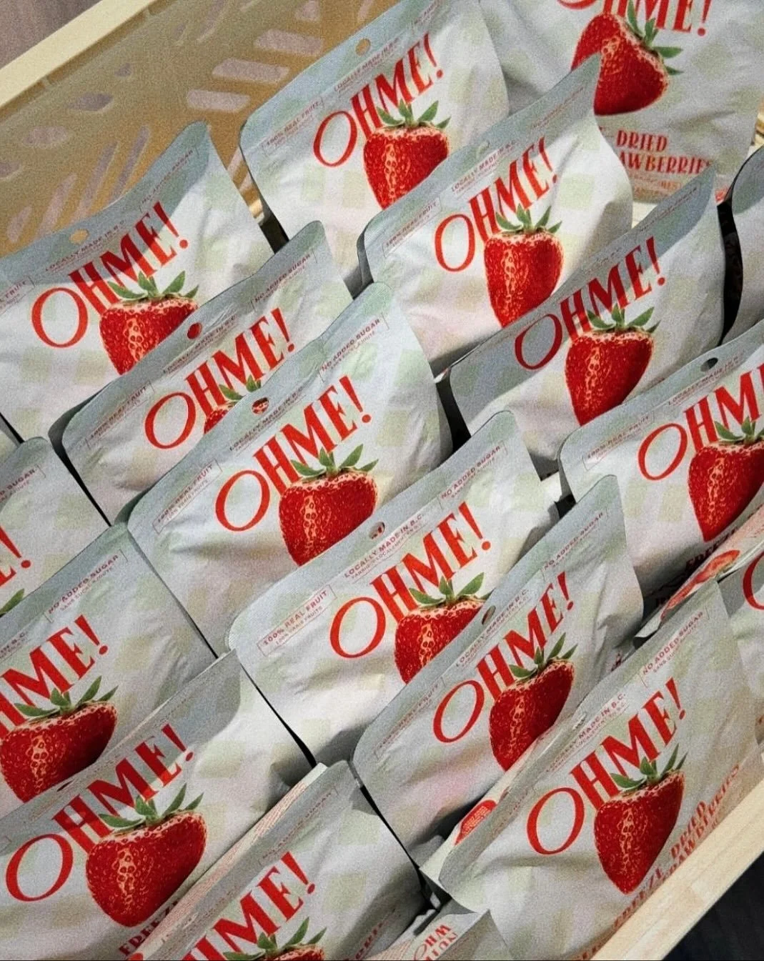 🎃This Halloween, we&rsquo;re treating our community 👻

On Friday October 31st, book a class between 9:30 AM and 2 PM and enjoy:
 🍓 @ohmefoods  🧃 Juice &amp; kombucha samples from @bodyenergyclub 

All day long, we&rsquo;re treating you to:
 💚 $1