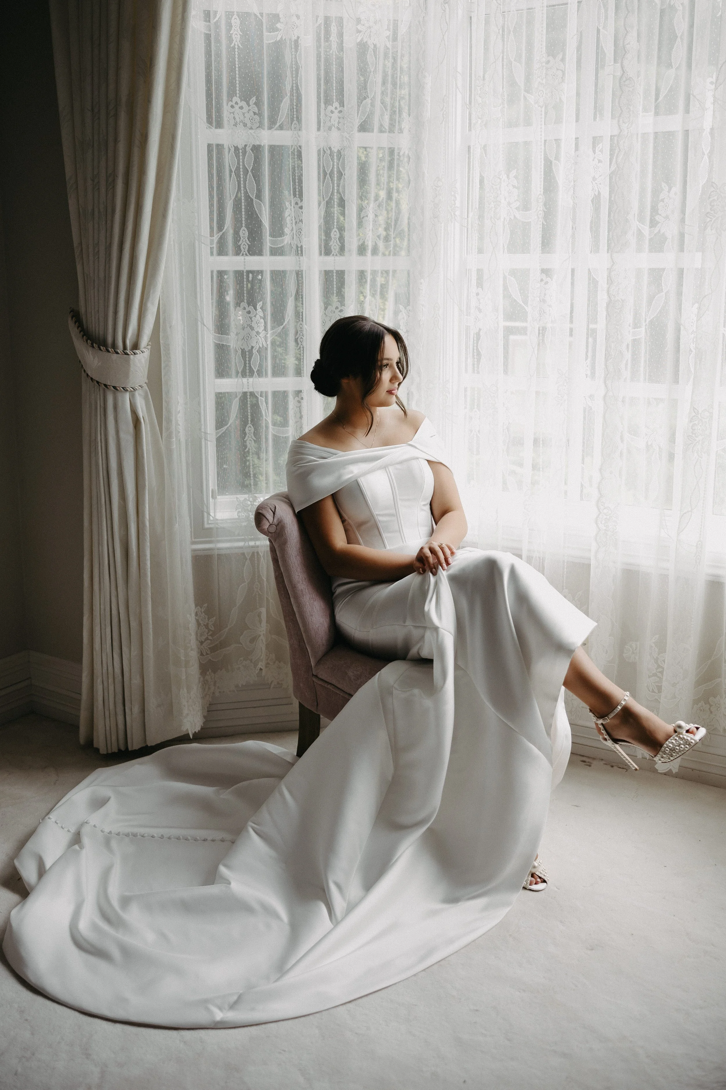 elegant seated bride portrait chateau de michellia