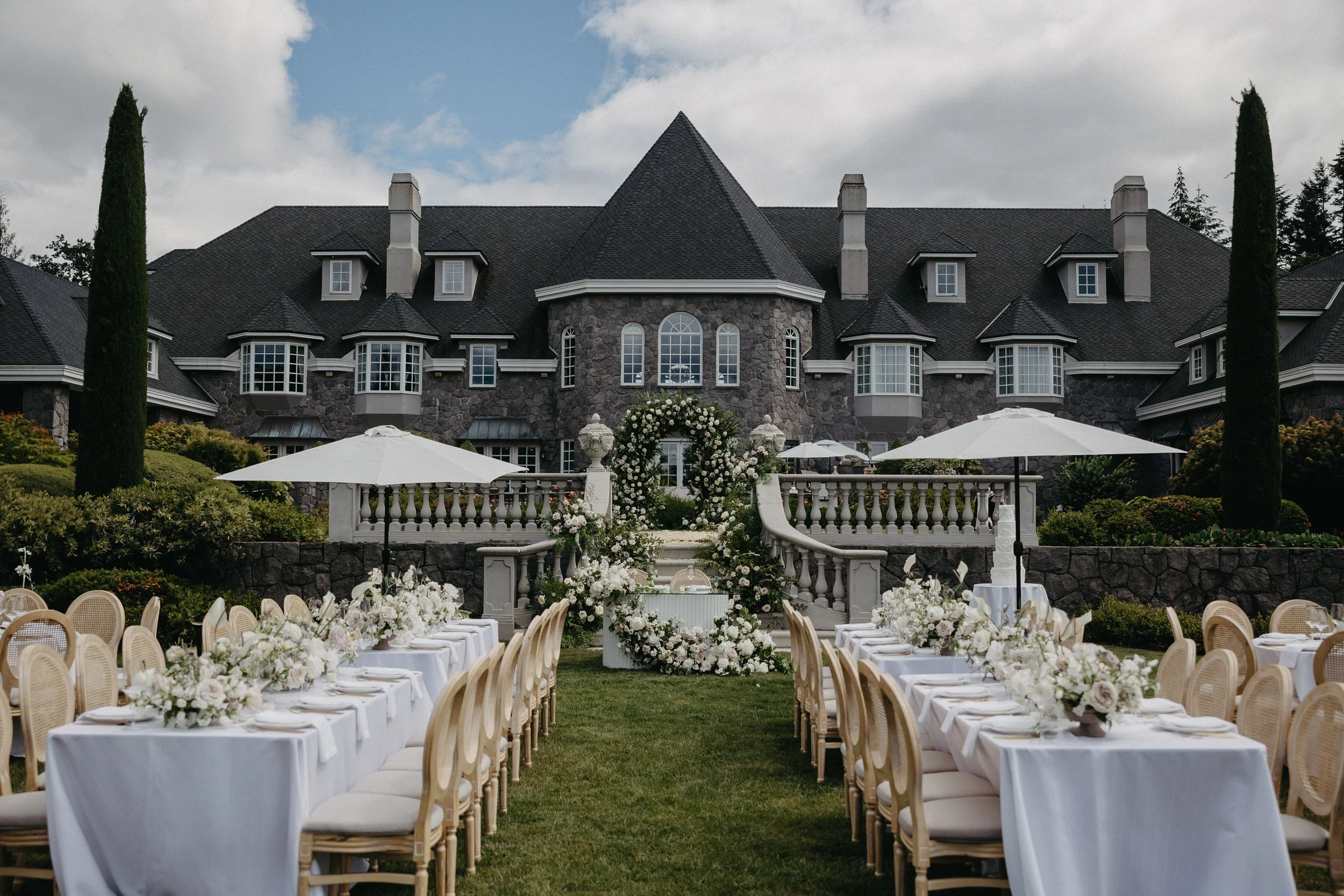 Lush white and green wedding at Chateau de Michellia Oregon Luxury Wedding