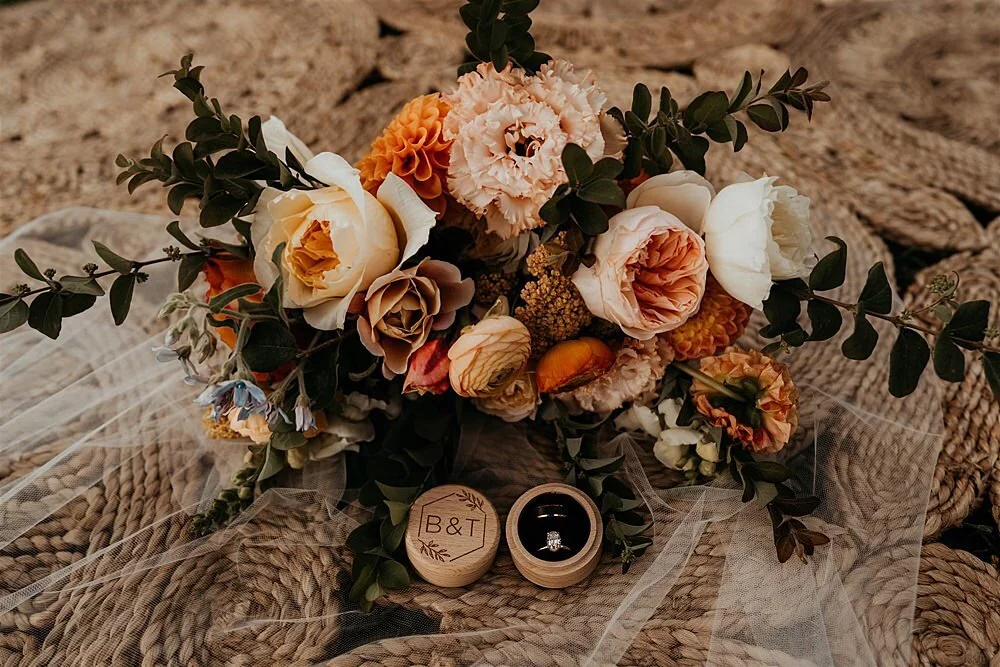 intimate-boho-waterfront-microwedding_0002.jpg