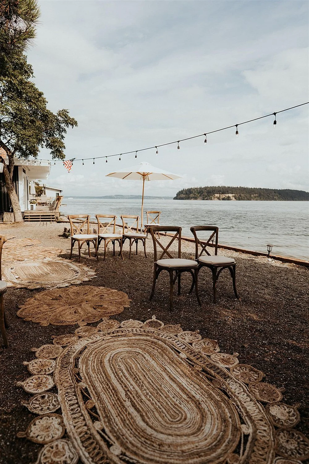 intimate-boho-waterfront-microwedding_0007.jpg