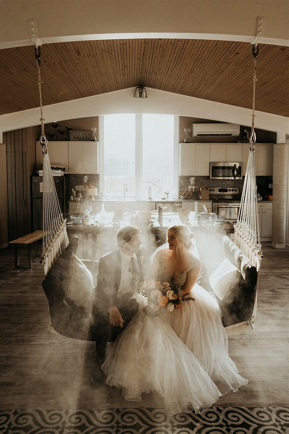 intimate-boho-waterfront-microwedding_0010.jpg