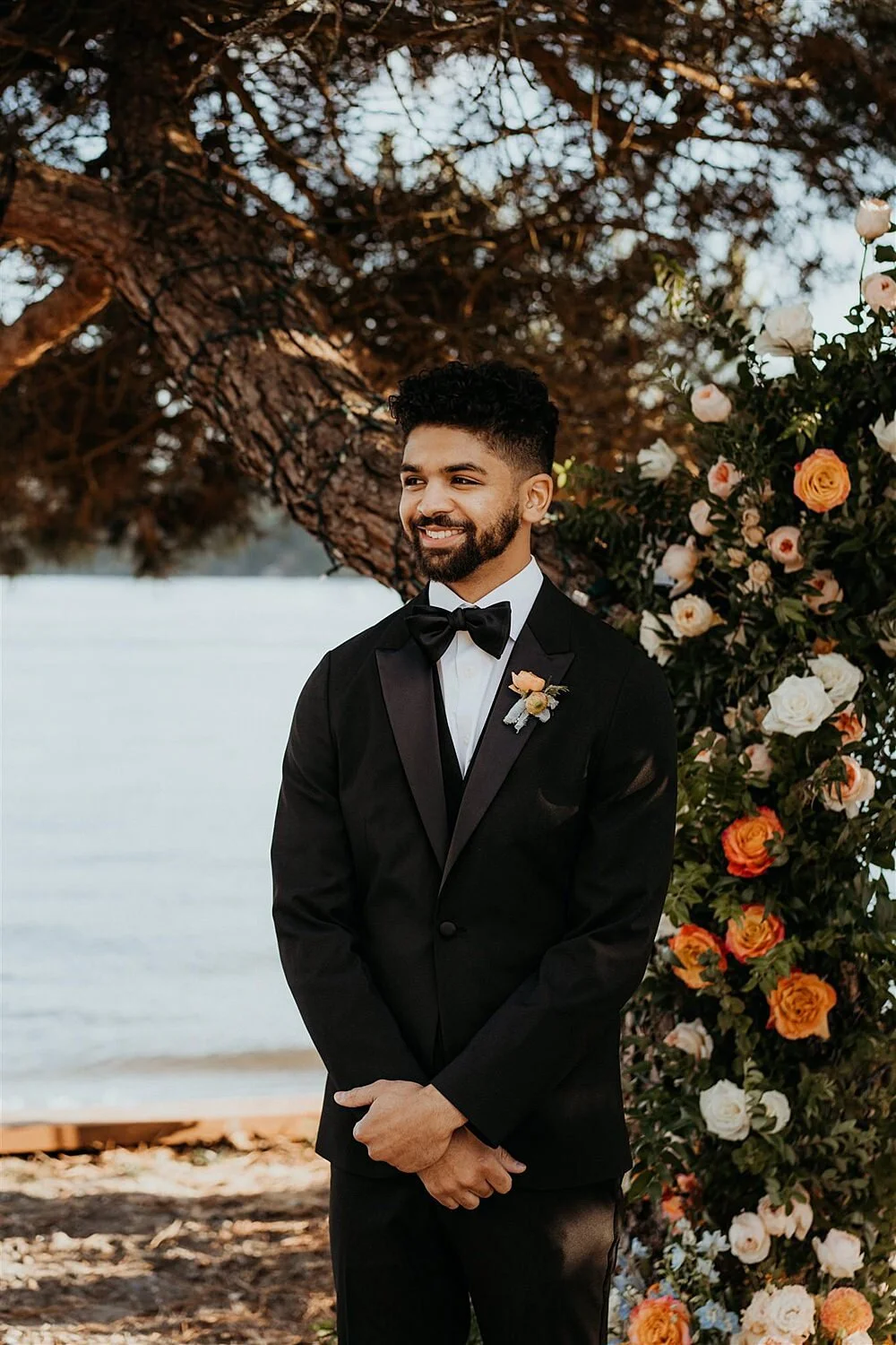 intimate-boho-waterfront-microwedding_0012.jpg