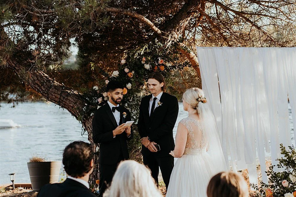 intimate-boho-waterfront-microwedding_0016.jpg
