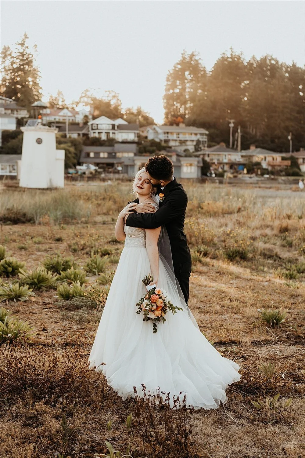 intimate-boho-waterfront-microwedding_0027.jpg