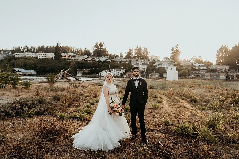intimate-boho-waterfront-microwedding_0030.jpg