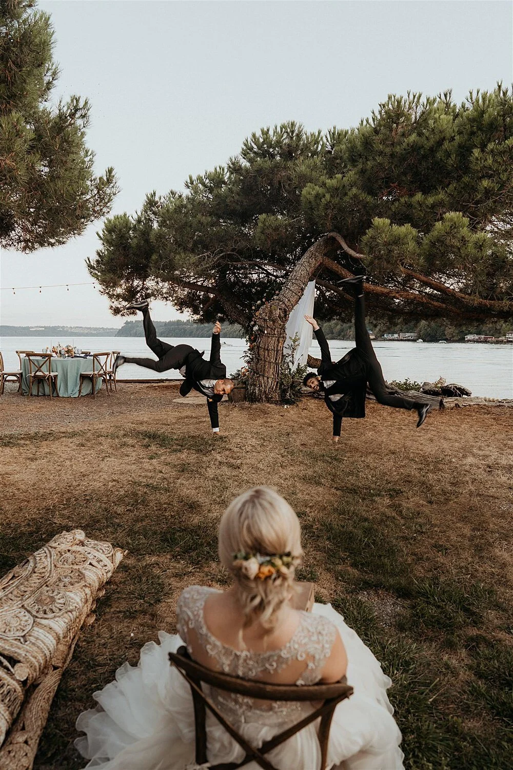 intimate-boho-waterfront-microwedding_0036.jpg