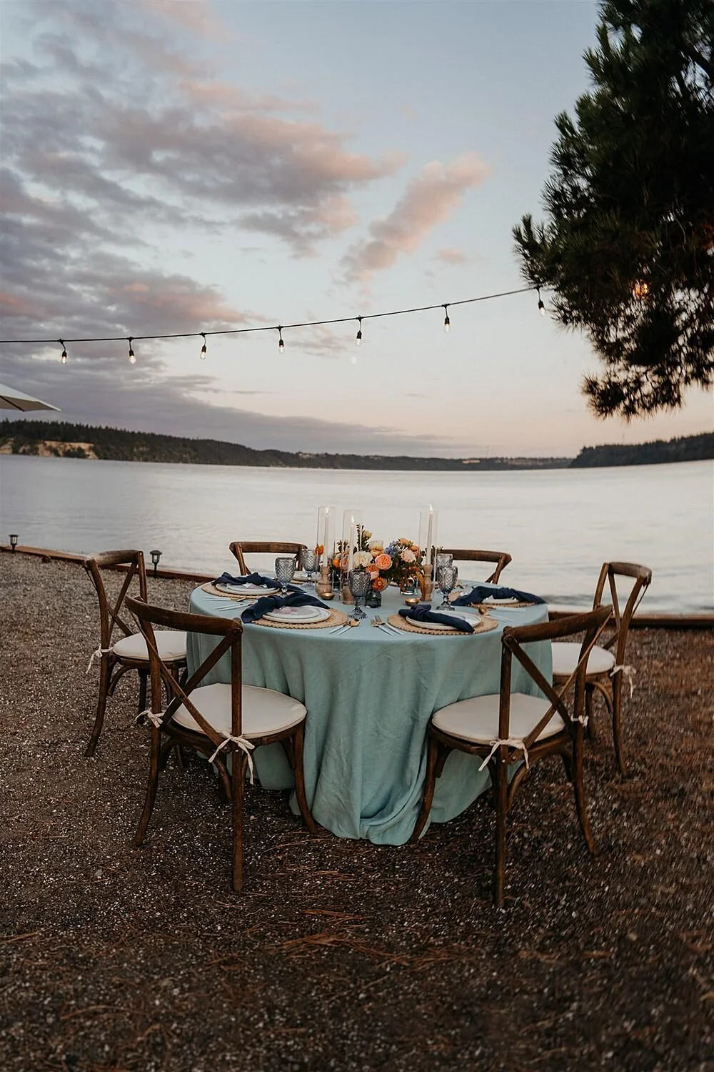 intimate-boho-waterfront-microwedding_0042.jpg
