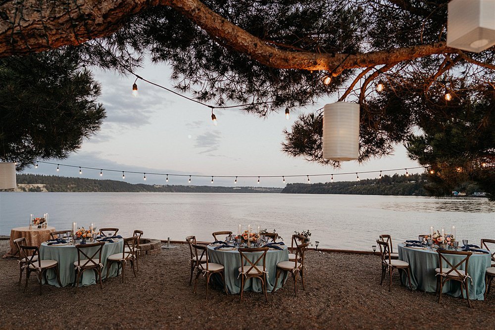 intimate-boho-waterfront-microwedding_0047.jpg