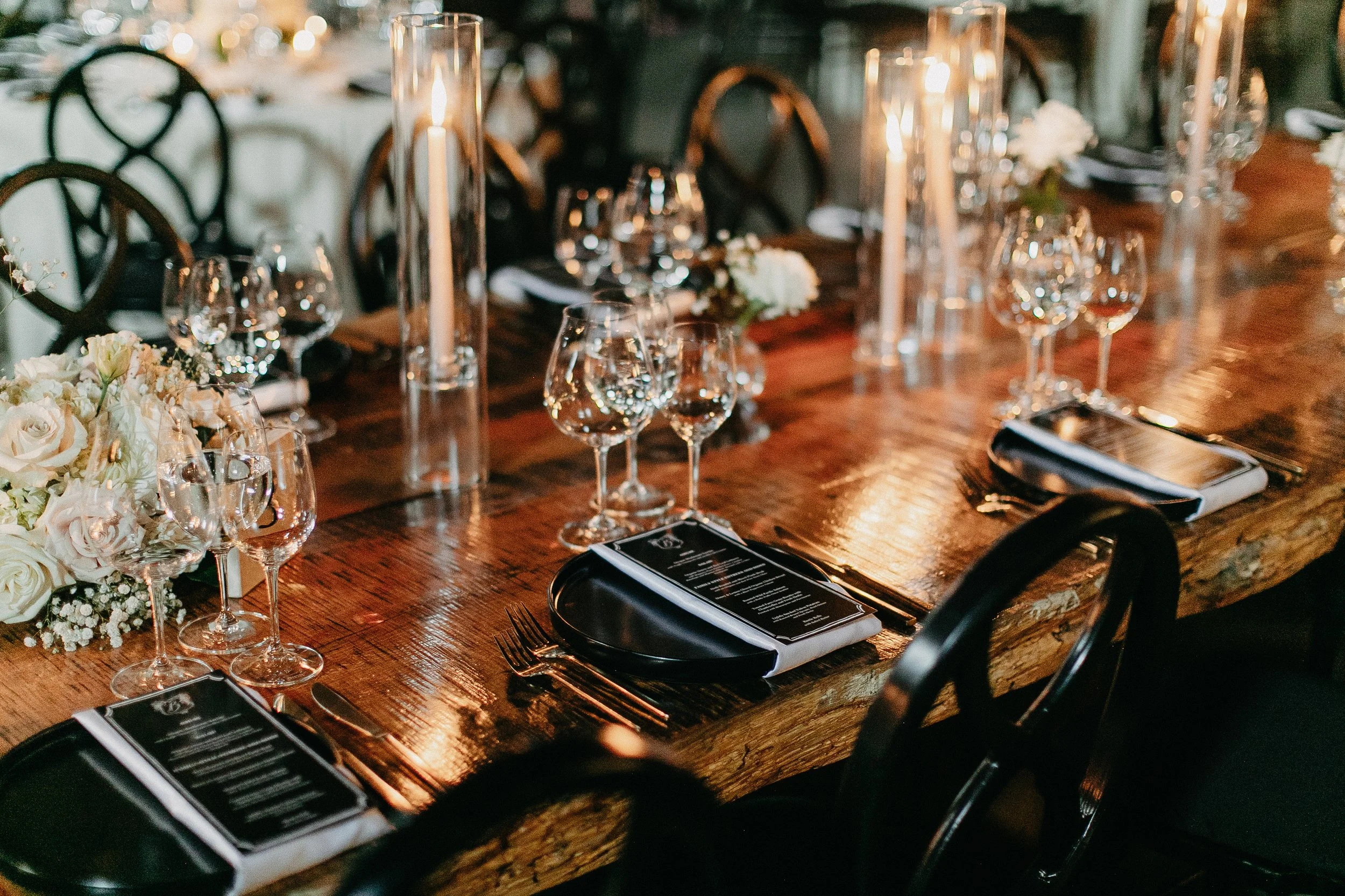 Candlelit moody elegant winter wedding with black plates at Maysara Winery
