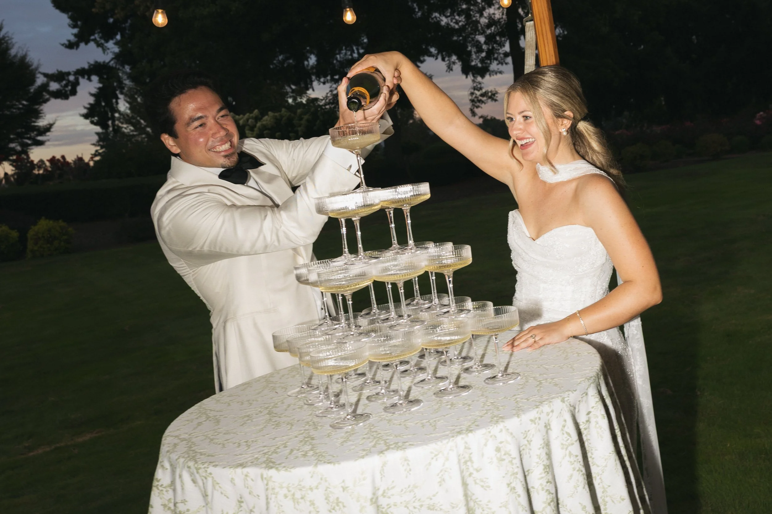 A Destination Weekend Wedding Celebration at Del Mar Villa, Dundee, Oregon