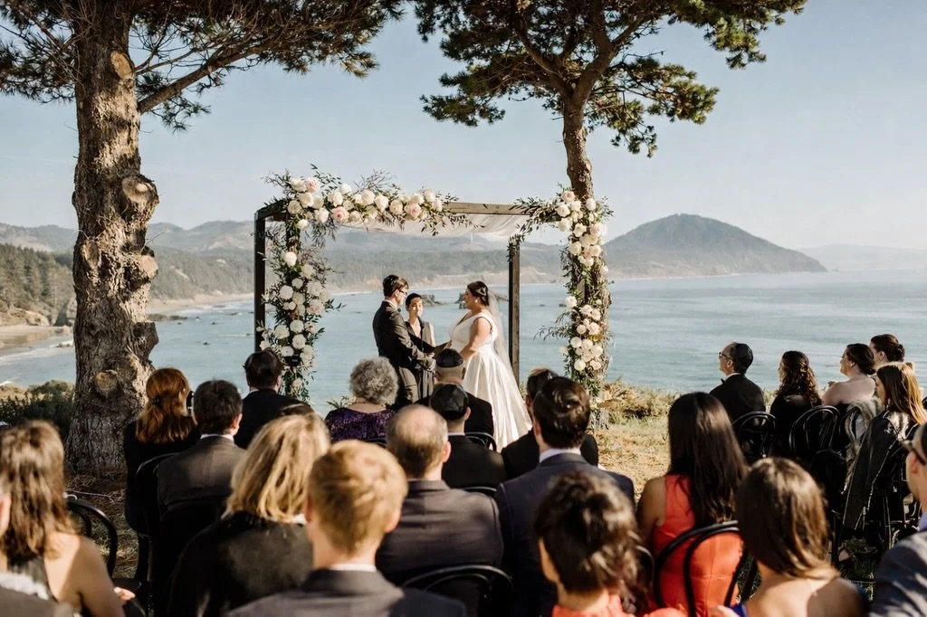 An intimate wedding on the cliffs of the southern Oregon coast&mdash;where the Pacific surrounds you on three sides and every detail is designed with intention.
⠀⠀⠀⠀⠀⠀⠀⠀⠀
For this 40-guest celebration, we transformed a long, narrow coastal setting in