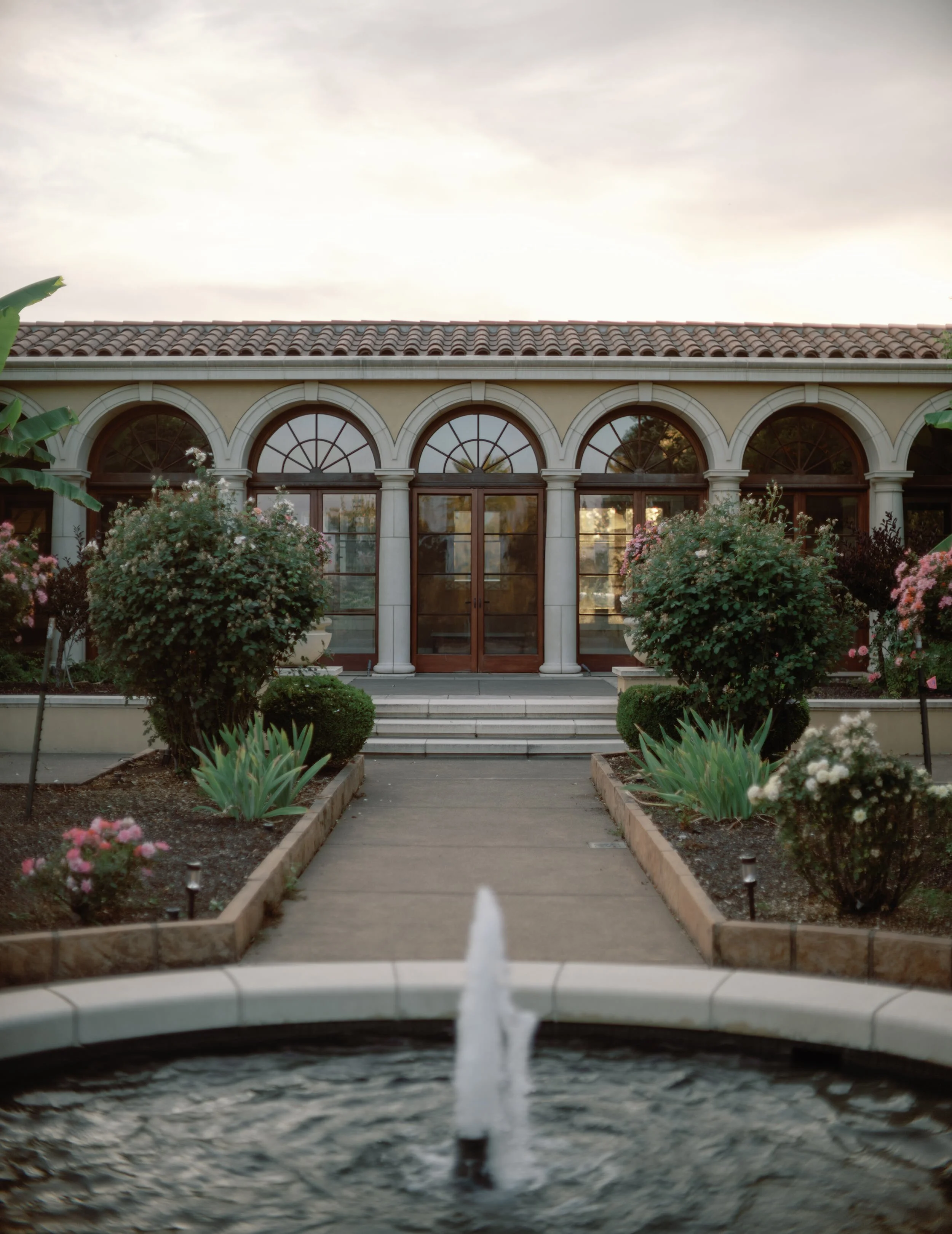 Del mar villa rose garden fountain